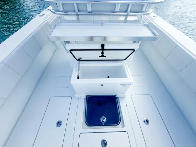 Slide: The Image of Contender 32 ST 2023 - 5929590