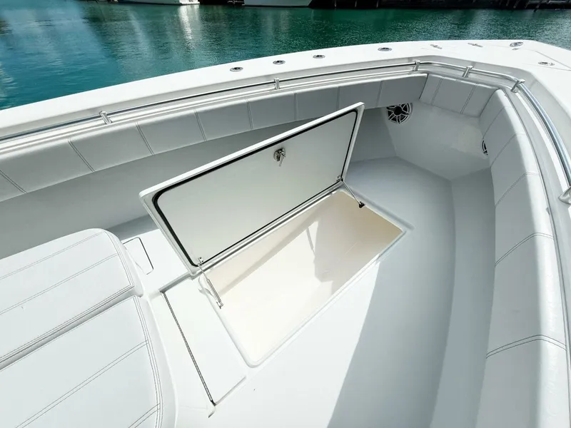 Slide: The Image of Contender 32 ST 2023 - 5929597