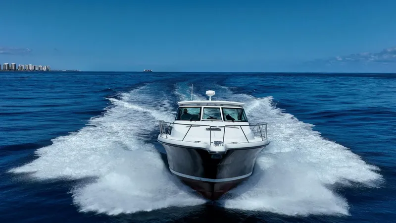 Slide: The Image of Tiara 4200 Open 2004 - 5929702