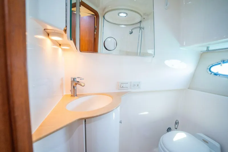 Slide: The Image of Tiara 4200 Open 2004 - 5929724