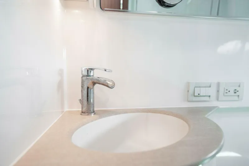 Slide: The Image of Tiara 4200 Open 2004 - 5929725