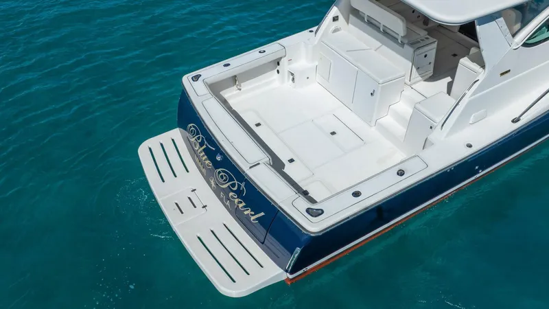 Slide: The Image of Tiara 4200 Open 2004 - 5929733