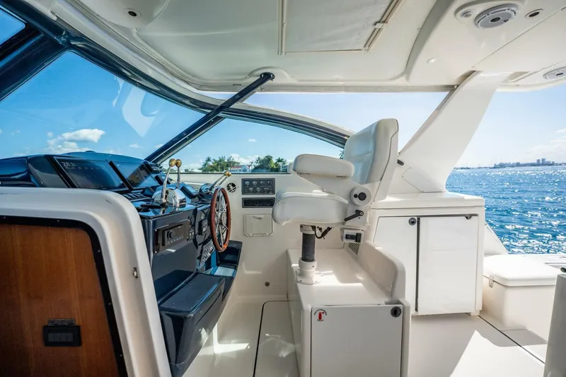 Slide: The Image of Tiara 4200 Open 2004 - 5929736