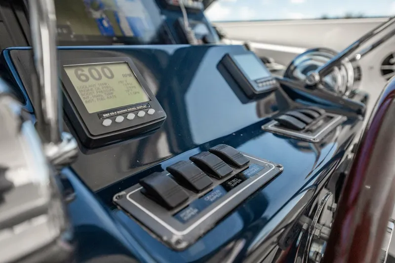 Slide: The Image of Tiara 4200 Open 2004 - 5929740