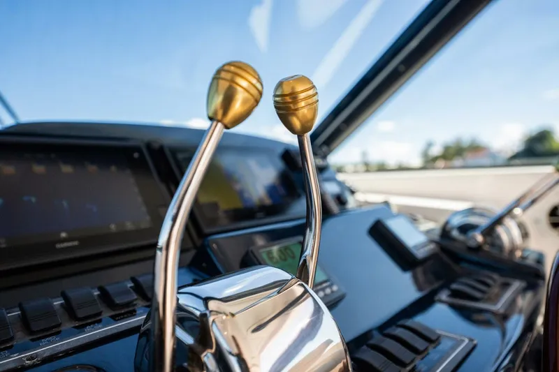 Slide: The Image of Tiara 4200 Open 2004 - 5929741