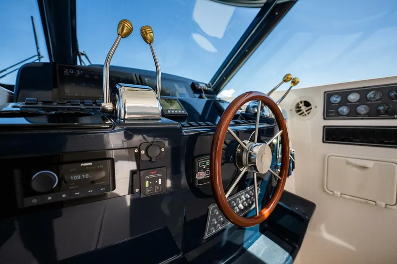 Slide: The Image of Tiara 4200 Open 2004 - 5929742