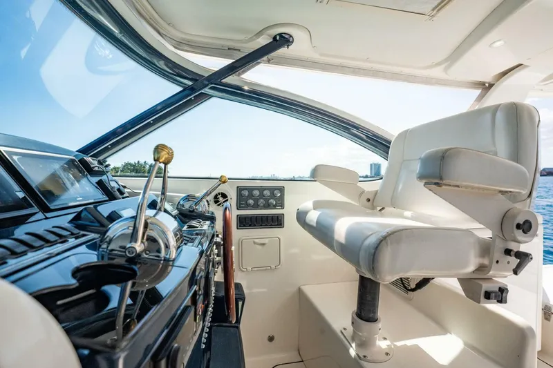 Slide: The Image of Tiara 4200 Open 2004 - 5929747