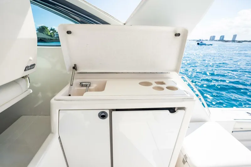 Slide: The Image of Tiara 4200 Open 2004 - 5929750