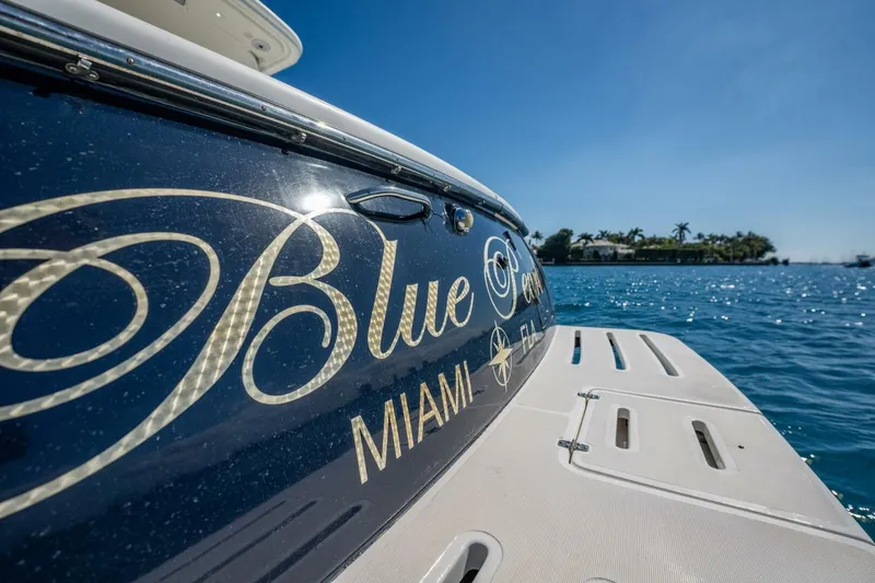 Slide: The Image of Tiara 4200 Open 2004 - 5929759