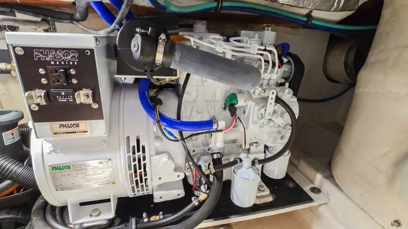 Slide: The Image of Tiara 4200 Open 2004 - 5929766