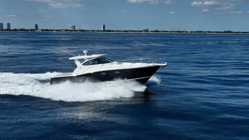 Slide: The Image of Tiara 4200 Open 2004 - 5929770