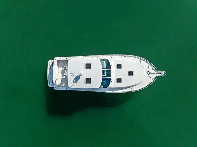 Slide: The Image of Tiara 4200 Open 2004 - 93