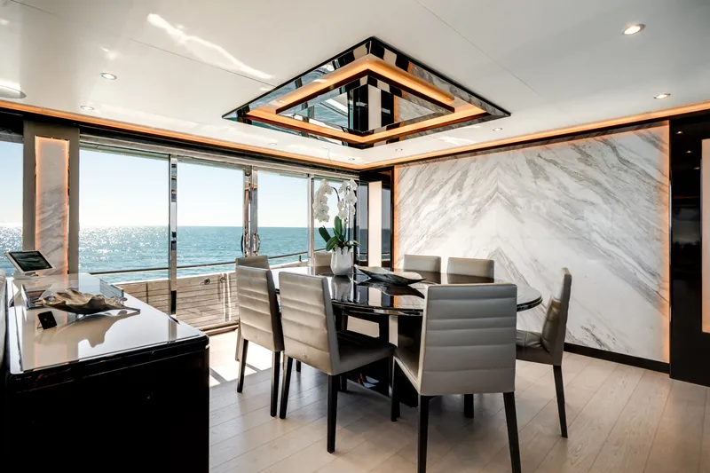 Slide: The Image of Ocean Alexander 37 L 2022 - 5930093