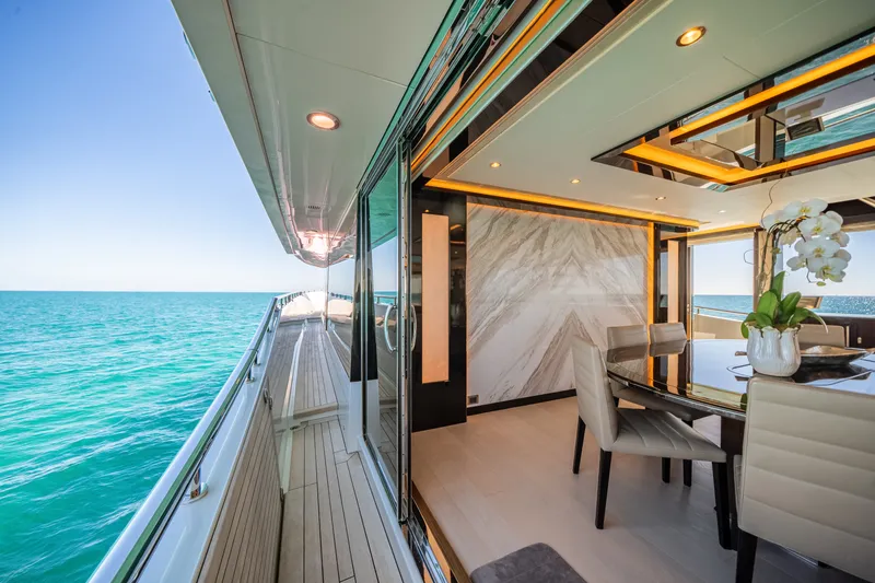 Slide: The Image of Ocean Alexander 37 L 2022 - 5930094