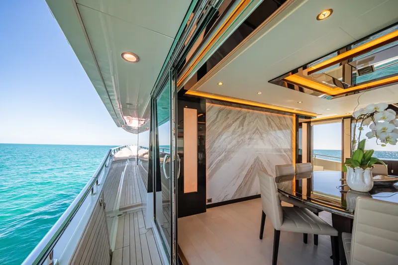 Slide: The Image of Ocean Alexander 37 L 2022 - 5930095