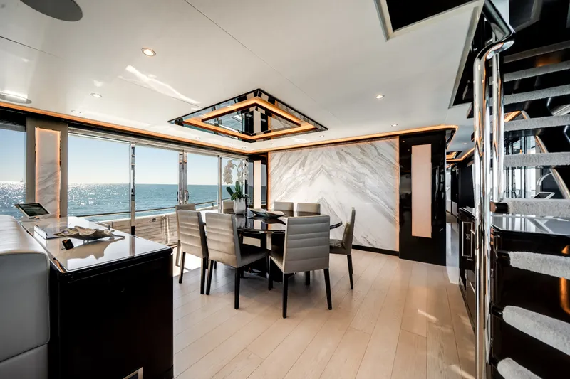 Slide: The Image of Ocean Alexander 37 L 2022 - 5930096