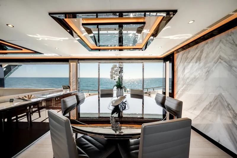 Slide: The Image of Ocean Alexander 37 L 2022 - 5930097