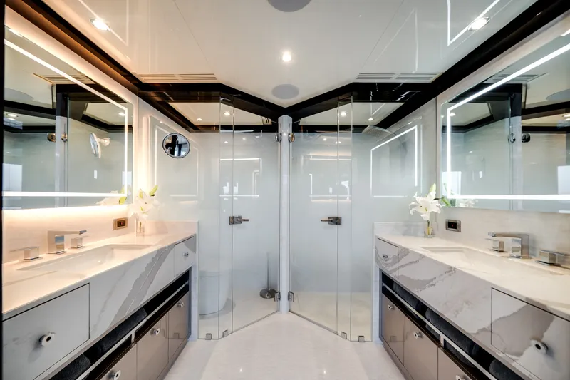 Slide: The Image of Ocean Alexander 37 L 2022 - 5930108