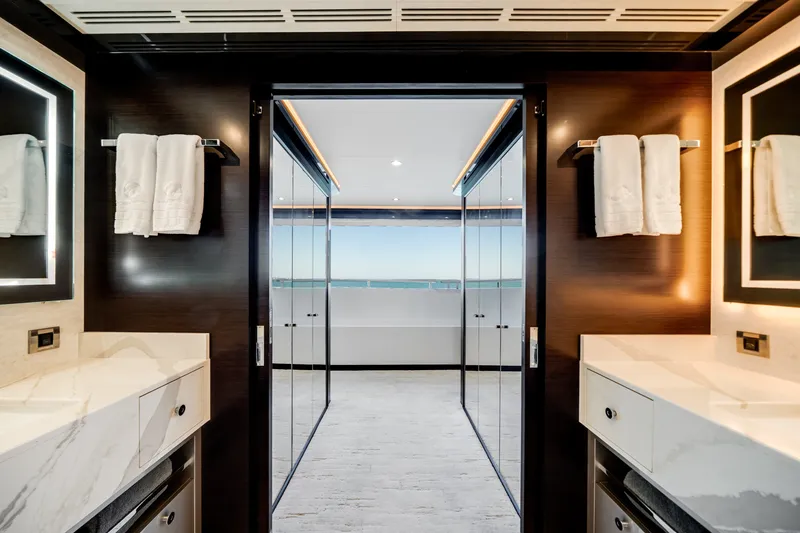 Slide: The Image of Ocean Alexander 37 L 2022 - 5930111