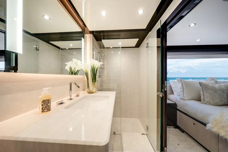 Slide: The Image of Ocean Alexander 37 L 2022 - 5930130