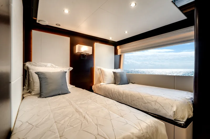 Slide: The Image of Ocean Alexander 37 L 2022 - 5930143