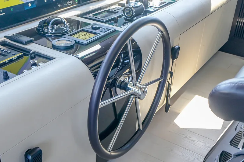 Slide: The Image of Ocean Alexander 37 L 2022 - 5930153