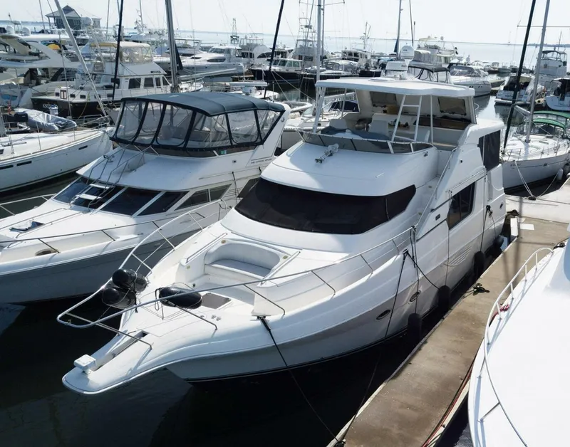 Slide: The Image of Silverton 453 Motor Yacht 2001 - 5930268