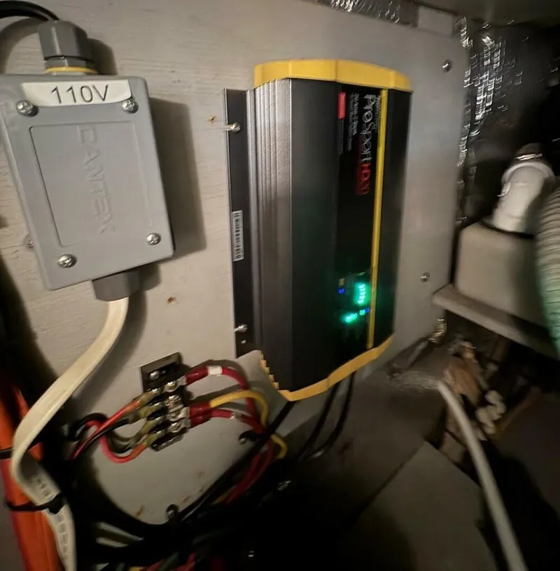 Slide: The Image of Silverton 453 Motor Yacht 2001 - 5930311