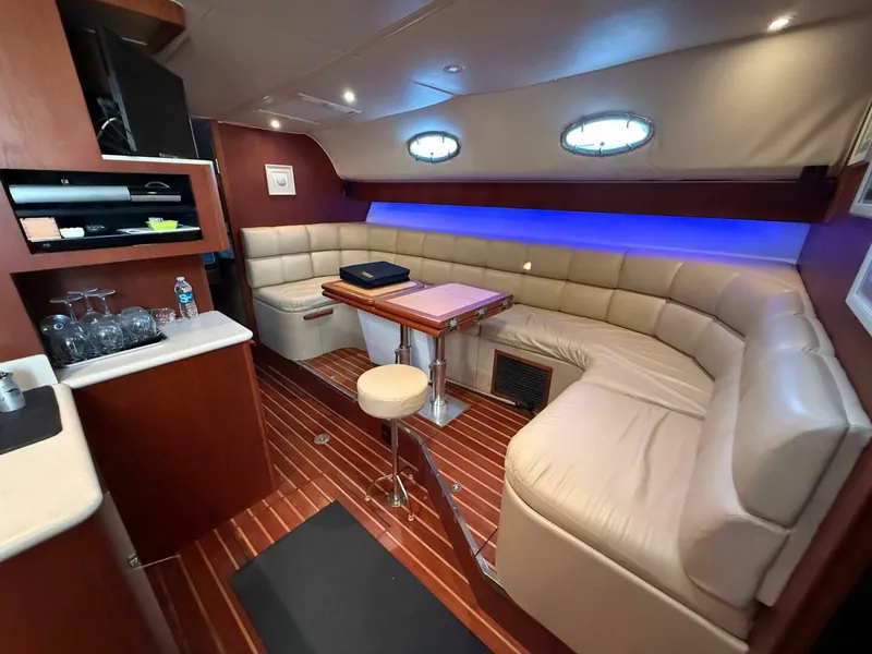 Slide: The Image of Tiara 4000 Express 2002 - 5930332