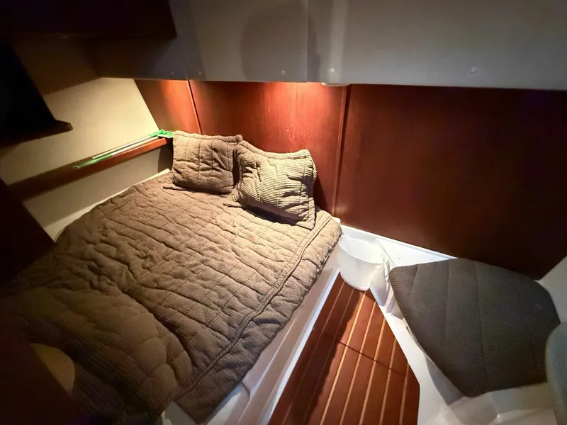 Slide: The Image of Tiara 4000 Express 2002 - 5930334