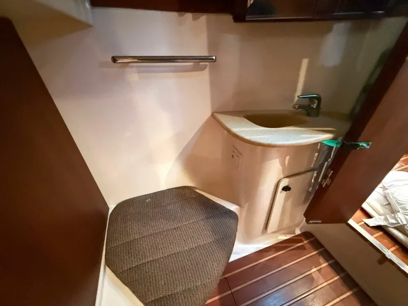 Slide: The Image of Tiara 4000 Express 2002 - 5930335