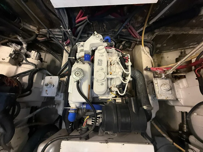 Slide: The Image of Tiara 4000 Express 2002 - 5930340