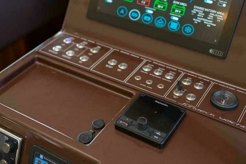 Slide: The Image of Sundeck 580 Sport 2019 - 7676624