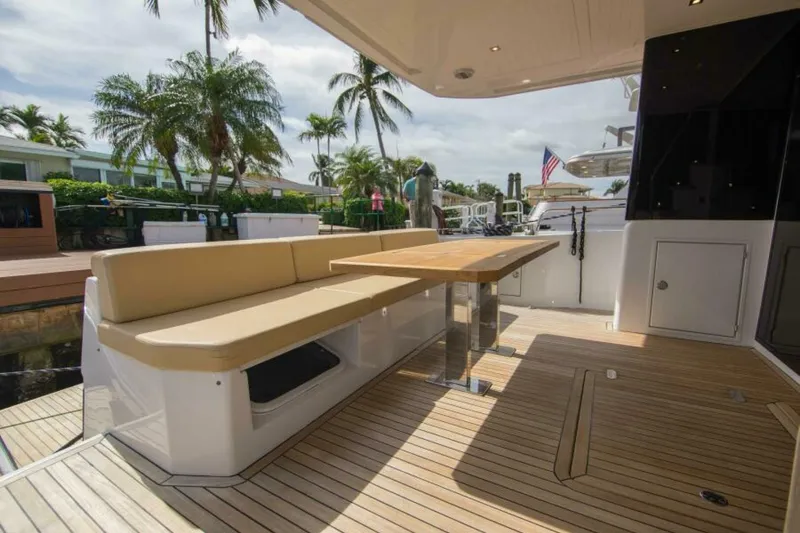Slide: The Image of Sundeck 580 Sport 2019 - 7379474