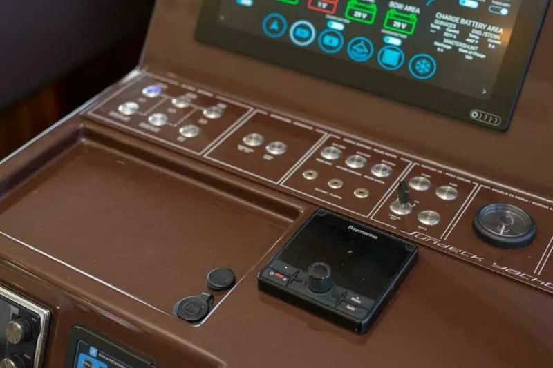 Slide: The Image of Sundeck 580 Sport 2019 - 7379449