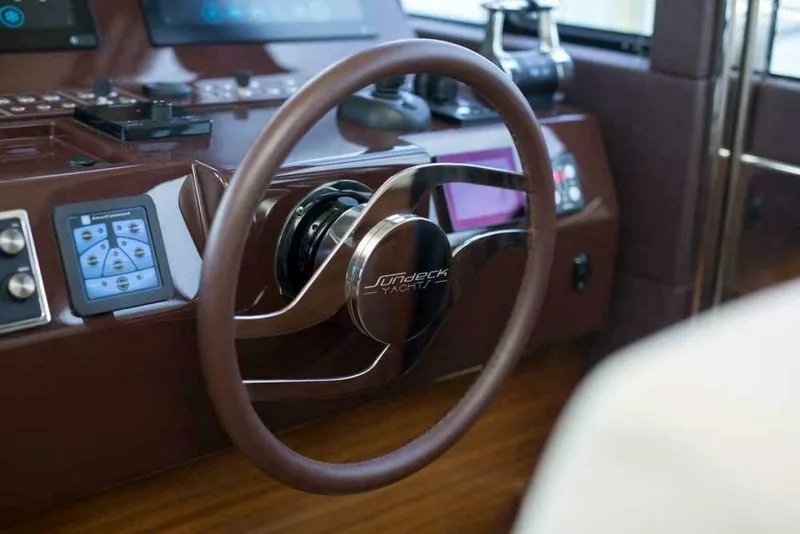 Slide: The Image of Sundeck 580 Sport 2019 - 5937726