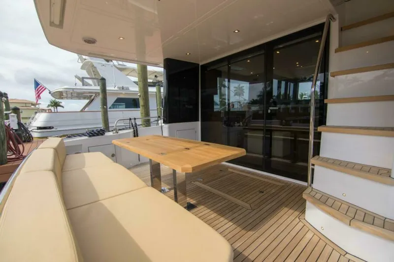 Slide: The Image of Sundeck 580 Sport 2019 - 7379479