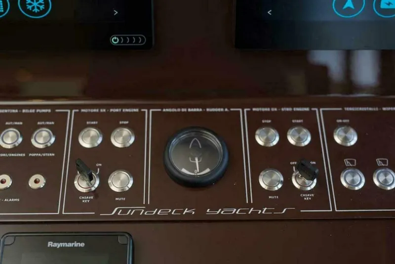 Slide: The Image of Sundeck 580 Sport 2019 - 5937730