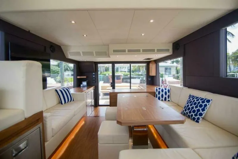Slide: The Image of Sundeck 580 Sport 2019 - 7379436