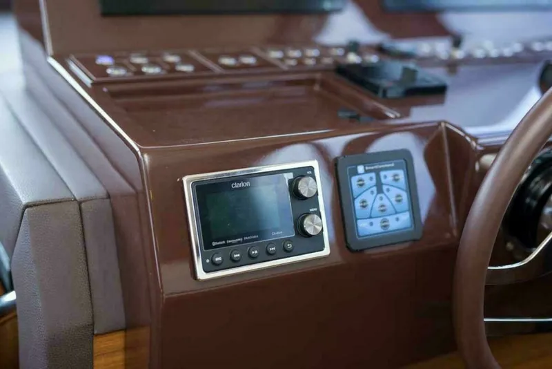 Slide: The Image of Sundeck 580 Sport 2019 - 7676616