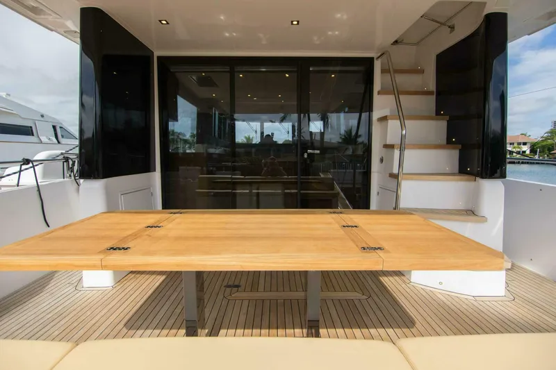 Slide: The Image of Sundeck 580 Sport 2019 - 5937760