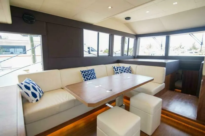 Slide: The Image of Sundeck 580 Sport 2019 - 7379434