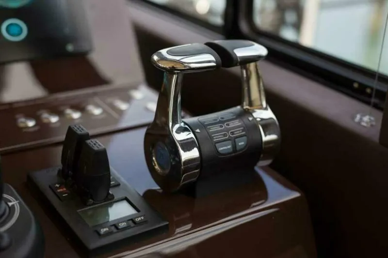 Slide: The Image of Sundeck 580 Sport 2019 - 7379447