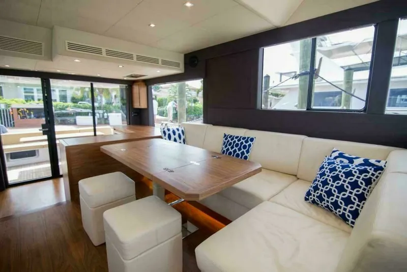 Slide: The Image of Sundeck 580 Sport 2019 - 7676600
