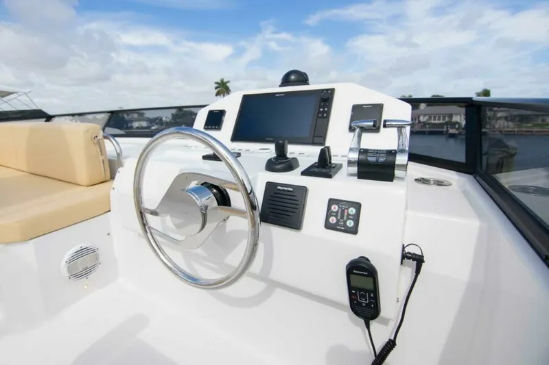 Slide: The Image of Sundeck 580 Sport 2019 - 7379496