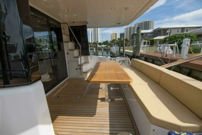Slide: The Image of Sundeck 580 Sport 2019 - 7676679