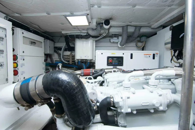 Slide: The Image of Sundeck 580 Sport 2019 - 5937790