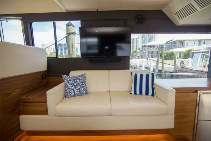 Slide: The Image of Sundeck 580 Sport 2019 - 7379435