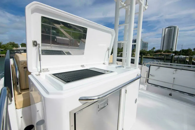 Slide: The Image of Sundeck 580 Sport 2019 - 7676708
