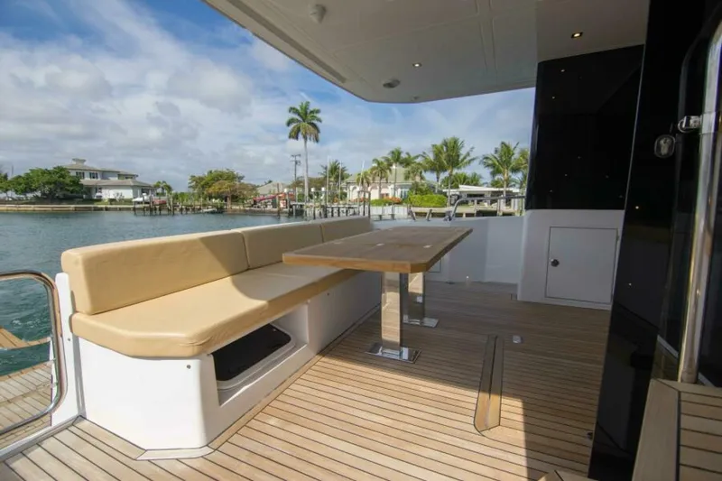 Slide: The Image of Sundeck 580 Sport 2019 - 7379480